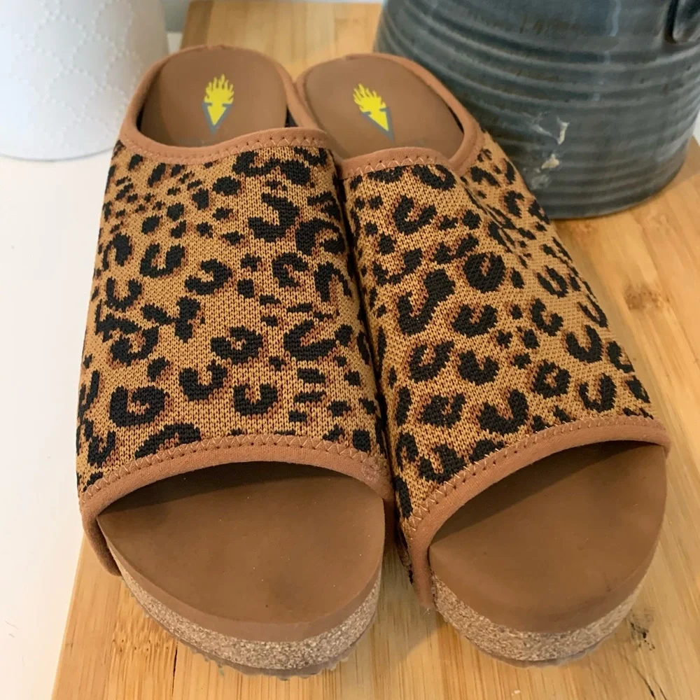 Volatile Sandals - Picture 3 of 7